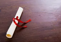 Diploma do ensino superior “de papel” não valerá mais imagem