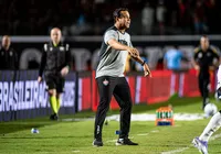 Estreante, Rodrigo Chagas enaltece torcida e psicológico do Vitória imagem