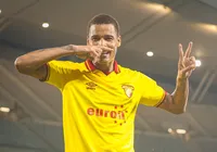 Ex-Vitória, Janderson brilha, marca o primeiro gol e é o cara do jogo