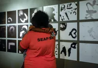 Exposição com fotografias de detentas estreia no MAC imagem