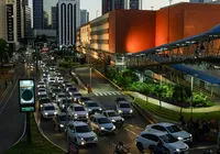 Fila, multa e caos: trânsito no Salvador Shopping segue sem saída
