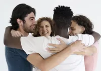 Frases do Dia do Amigo: veja 50 mensagens para você enviar no WhatsApp