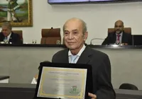Ícone do jornalismo, Levi Vasconcelos vira cidadão feirense imagem