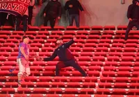 Independiente e Universidad de Chile é cancelado após cenas de guerra imagem