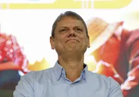 Influenciadora aponta Tarcísio como 'única chance' contra Lula em 2026