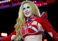 Joelma arranca microfone de fã após crítica e é detonada: “Horrível” imagem