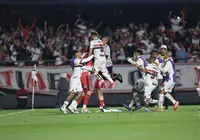 Libertadores: Rafael brilha nos pênaltis e São Paulo avança às quartas imagem