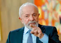 Lula diz ser 'inaceitável' a revogação de visto de ministros do STF imagem
