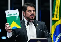 Marcos do Val é afastado do Senado e terá licença remunerada imagem
