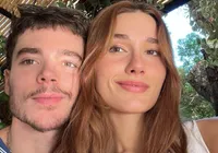 Marido de Sasha se irrita com críticas sobre a modelo imagem