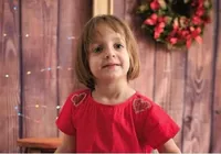 Menina de 4 anos morre em escola após ser atingida por penteadeira