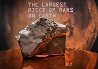 Meteorito raro de Marte será leiloado por valor milionário; veja preço imagem