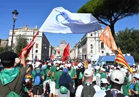 Missa de Papa Leão para jovens reúne milhares de peregrinos em Roma imagem
