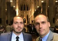 Moraes é acusado por Carlos e Eduardo Bolsonaro de "ordenar assalto"