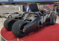 Neymar compra réplica de carro do Batman por mais de R$ 8 milhões imagem