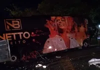 Ônibus do cantor Netto Brito se envolve em grave acidente com morte