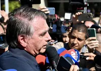 PF faz revelação sobre pendrive achado em banheiro de Bolsonaro imagem
