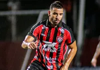 Pepê é liberado após punição e reforça o Vitória diante do Bragantino imagem