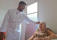 Prato feito com sangue de frango ajuda chef a resgatar raízes familiares imagem