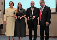 Secretária da Educação da Bahia recebe 'Prêmio Reconhecer'