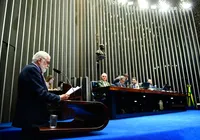 Senado aprova isenção de IR para quem ganha até dois salários mínimos