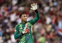 Sequeira quer o Bahia, negócio avança e Casa Pia busca novo goleiro