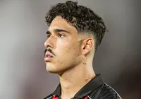 "Surreal": Lucas Halter enaltece torcida do Vitória após vencer o Galo imagem