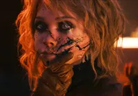 Terror? Ação? Sci-fi? M3GAN 2.0 tenta tudo e não acerta em nada imagem