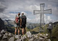 'Tinder das montanhas' une casais e viraliza na Suíça