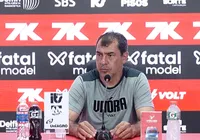 Tropeço frustra Carille, mas desempenho anima: "Melhor jogo até agora"