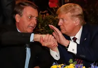Trump volta a defender Bolsonaro e tarifa contra o Brasil imagem