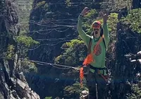 Turista morre após cair de cachoeira de 50 metros na Chapada