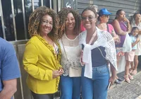 Turistas prestigiam o desfile da Independência do Brasil em Salvador