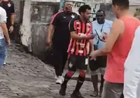 VÍDEO: anunciado pelo Vitória, Romarinho caminha no Pelourinho