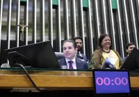 “Vamos blindar a infância”, diz Motta sobre projeto das redes sociais