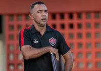 Velho conhecido retorna à comissão técnica do Vitória; veja quem é