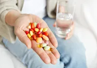 Vitaminas em excesso trazem mais riscos que benefícios à saúde imagem