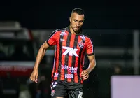 Vitória recusa proposta do Coritiba e Lucas Braga segue no elenco imagem