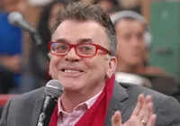 Walcyr Carrasco é flagrado paquerando homens mais jovens na web imagem
