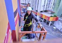 Yacunã Tuxá assina maior arte vertical de Salvador em homenagem às mulheres indígenas