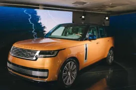 Marca de luxo lança carros com pinturas inspiradas em paisagens brasileiras - Imagem