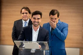 Prefeito de LEM assina termo para regularização fundiária - Imagem