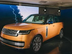 Marca de luxo lança carros com pinturas inspiradas em paisagens brasileiras - Imagem