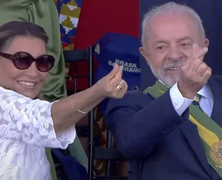 7 de Setembro: Lula surpreende público ao fazer coração coreano