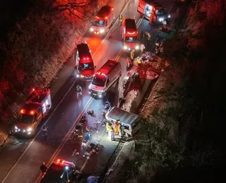 Acidente grave em rodovia deixa 4 pessoas mortas e 16 feridas