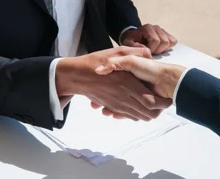 Acordo tácito: o que diz a CLT sobre práticas não formalizadas?