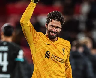 Alisson é indicado ao Troféu Yashin de melhor goleiro na Bola de Ouro