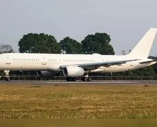 Avião do governo dos EUA chega com "missão desconhecida" ao Brasil