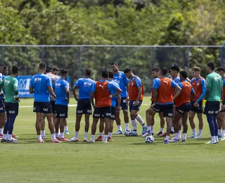Bahia encaminha saída de meio-campista por empréstimo
