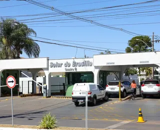 Bolsonaro deixa prisão domiciliar e vai a hospital para exames médicos
